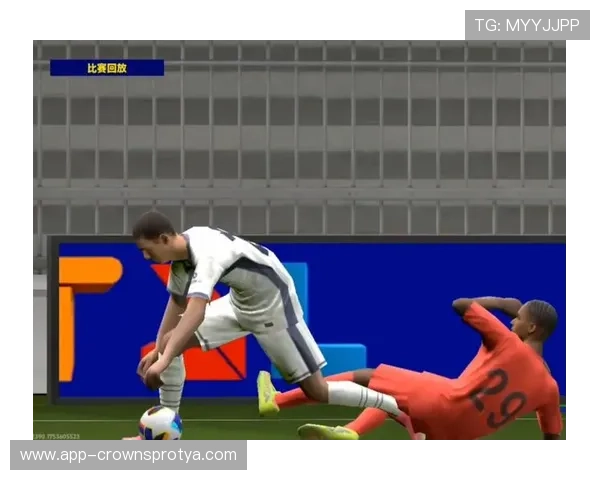 先触球后犯规，足球规则中如何界定有效犯规时机？