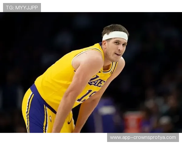 奥斯汀·里夫斯无球跑位提升进攻空间显著优于队友