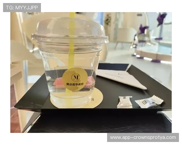 张博恒家的冰箱里居然塞满了蛋白粉，连饮料都得预约才能放进去