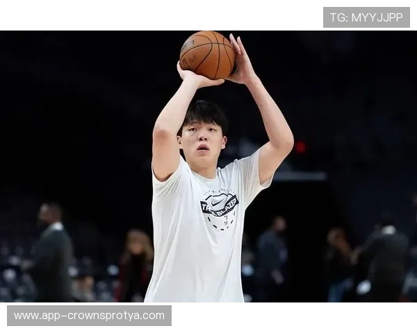 杨瀚森训练完直接睡更衣室，这自律谁顶得住