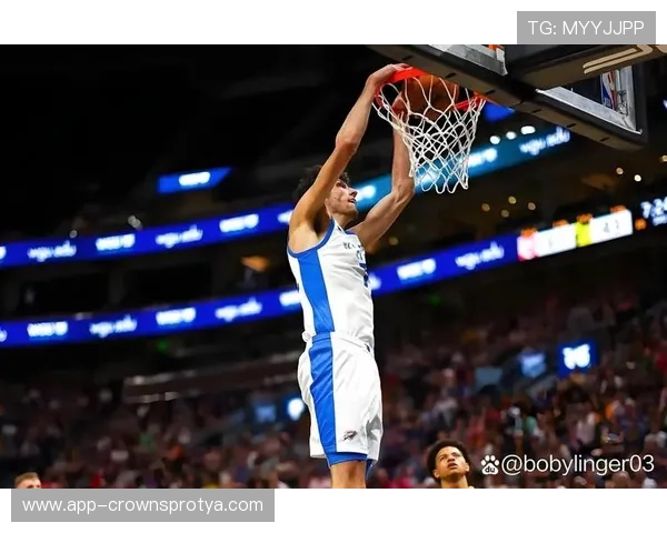 切特·霍姆格伦挡拆拉开空间提升得分效率明显优于赛季初