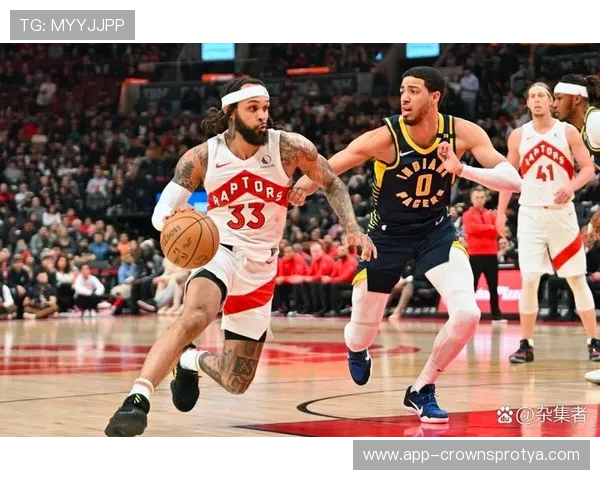 哈利伯顿无球跑动制造错位，拉开步行者外线空间